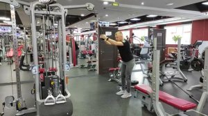 Пуловер с блока на спину