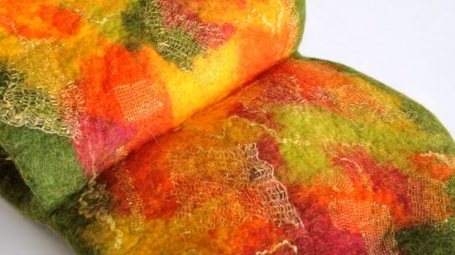 Sculptural felt bag смотреть онлайн