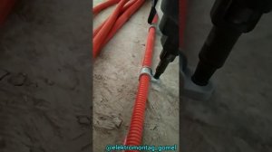 Монтаж кабеля в гофре до стяжки пола.