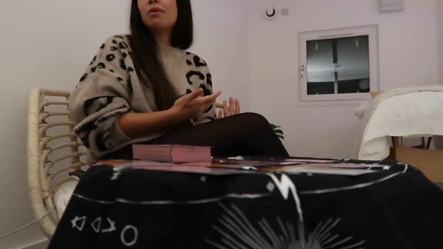 HAVING MY FUTURE READ! | Vlogmas #17 смотреть онлайн