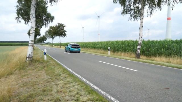 VW ID.3 greift Model 3 und Leaf an | 300 Test-Kilometer im 30.000€ E-Auto | Motorvision смотреть онлайн