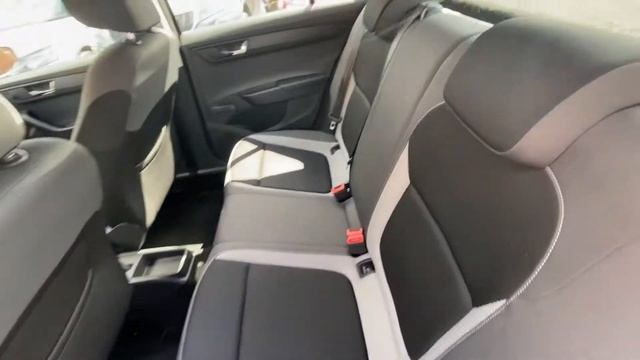 2015(15) Škoda Fabia 1.0 MPi SE 5dr смотреть онлайн