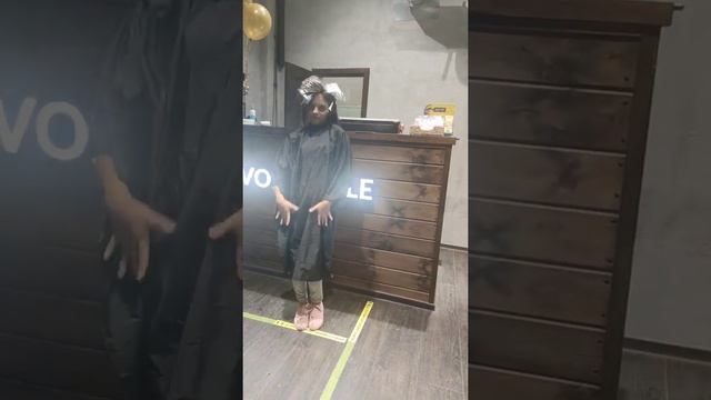 Фольга не сползает.Упаковка фольги играет главную роль в сложных техниках окрашивания.