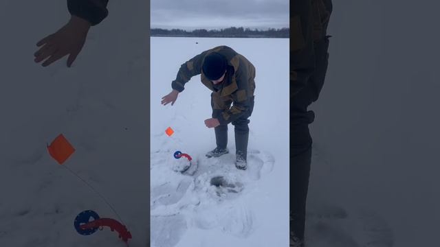 Щука на жерлицы.щука на флажки смотреть онлайн