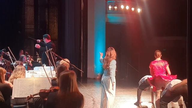 Песенка Пепиты из оперетты -"Вольный ветер" И.Дунаевский смотреть онлайн