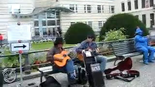 Берлин. Август 2009. Mузыканты на Unter Den Linden — «Под липами».