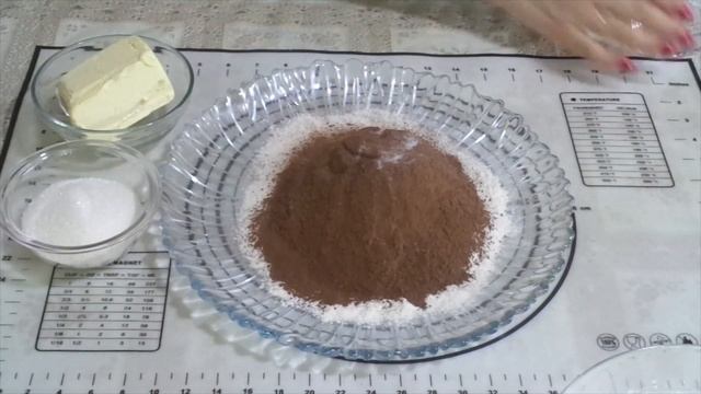 КАК ПРИГОТОВИТЬ ШОКОЛАДНЫЙ ПИРОГ С ТВОРОЖНОЙ НАЧИНКОЙ. смотреть онлайн