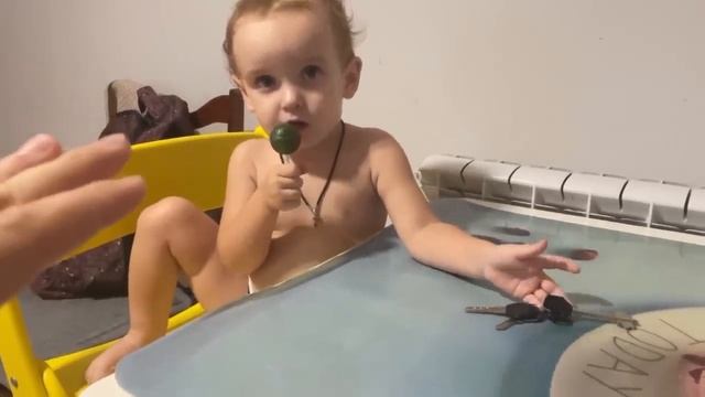 Софа осталась у бабушки. Я нашёл работу. смотреть онлайн