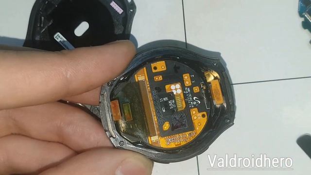 Samsung gear s2 Teardown (Разбор) смотреть онлайн
