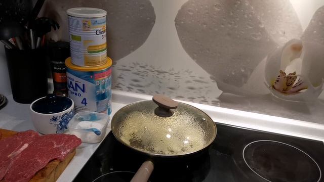 Стейк с луком и устричным соусом смотреть онлайн