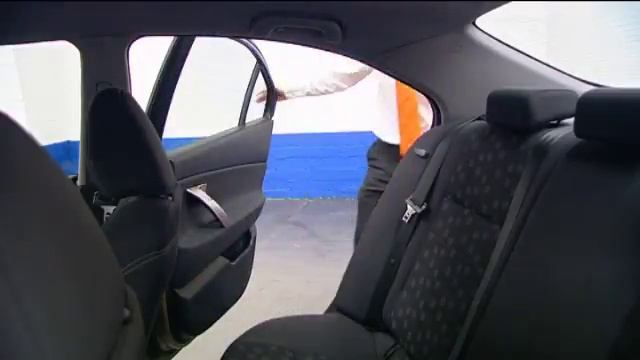 2007 Nissan Primera SE 1.6 Car Review смотреть онлайн