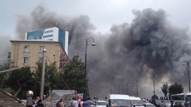 Горит культурный центр им. Гейдар Алиева смотреть онлайн