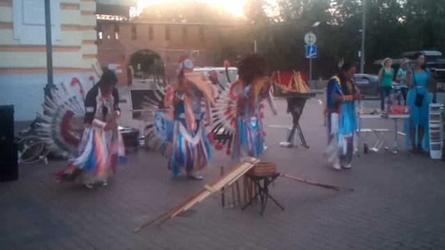 Выступление в Нижнем Новгороде на Б.Покровке 2 смотреть онлайн