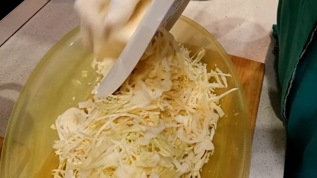 Капуста тушёная с говяжьими ребрышками/Тушеная капуста.Очень вкусно.Быстро и просто.Рецепт от Римы. смотреть онлайн