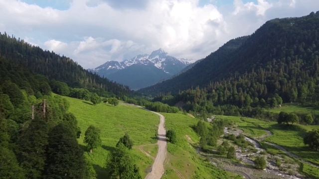 Альпийские луга. Абхазия 2022 смотреть онлайн