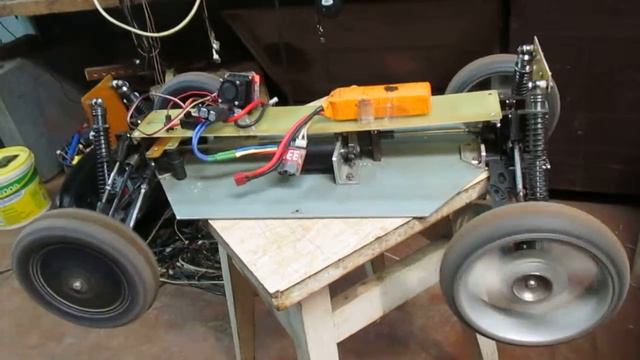 Стендовые испытания радиоуправляемого шасси на базе Basher Sabertooth смотреть онлайн