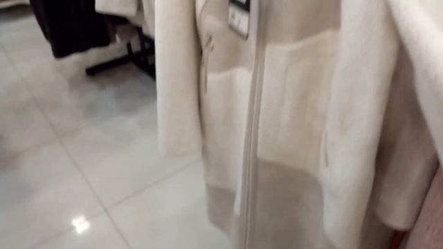 Вот это скидки! Пуховик с песцом 5000 рублей! Норковая шубка 11000 рублей! ТРК Заневский 2 этаж. смотреть онлайн