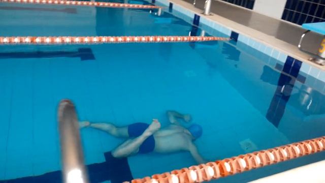 в бассейне 50 метров под водой на одном дыхании смотреть онлайн