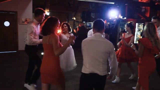 Pierwszy Taniec (First Dance) - Joanna i Wiktor - Bachata Sensual & Rueda de Casino смотреть онлайн