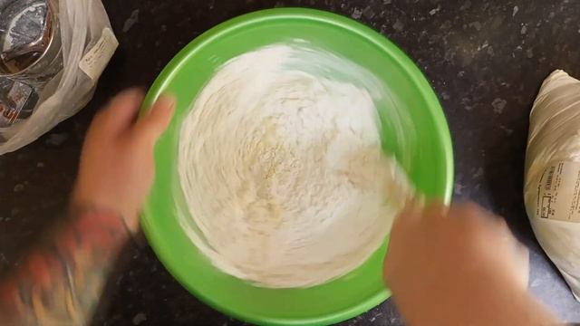 Нежный, заливной пирог с рыбой, яйцом и рисом.