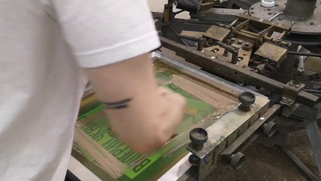 HEADCRAFT. Шелкография на футболках. Печать в 6 цветов. смотреть онлайн