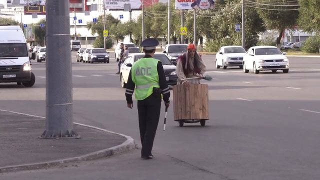 БАБКА НА ГИРОСТУПЕ ПРАНК в ЧЕЛЯБИНСКЕ (Часть 2) | Witch on the broom PRANK | Granny in Russia Part смотреть онлайн