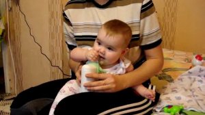 Ребенок делает ингаляцию.MPG