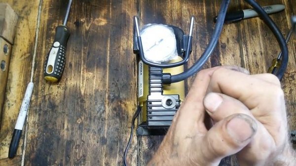 Ремонт маленького автомобильного компрессора.