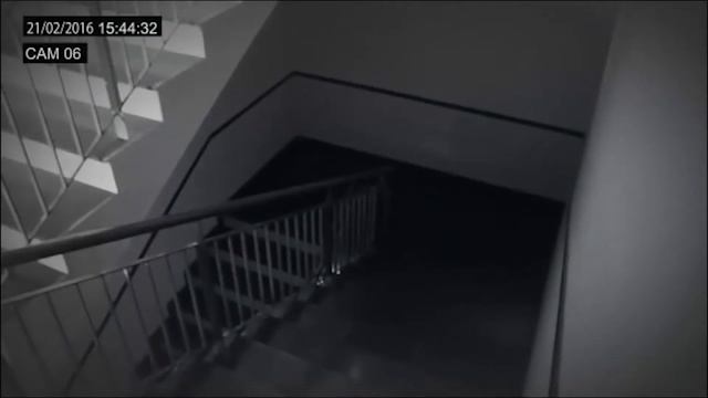 ВИДЕО С РЕАЛЬНЫМИ ПРИЗРАКАМИ И ПРИЗРАКИ В ДОМАХ смотреть онлайн