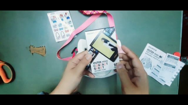 FUJIFILM INSTAX MINI HELLO KITTY CAMERA смотреть онлайн