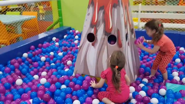 Двойняшки в Крейзиленде/Crazy Land Кропивницкий смотреть онлайн