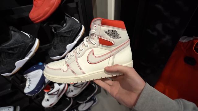 HUGE RESTOCK of SOLD OUT SNEAKERS at FOOTLOCKER STORE GRAND OPENING! смотреть онлайн