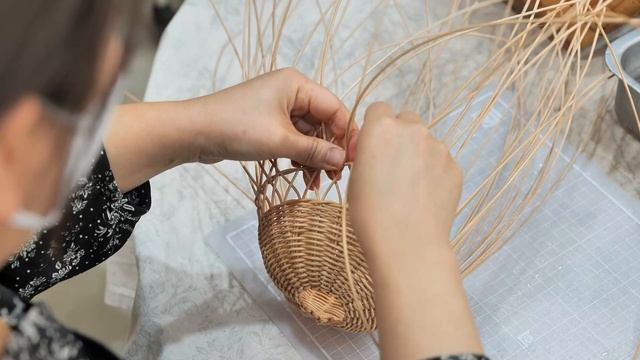 [Handicraft Ideas] Rattan Craft: Making a Rattan Lamp смотреть онлайн