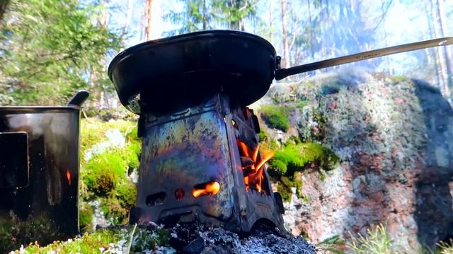 Два дня походов в лес,лагерь в лесу,печка щепочница,армейский котелок. смотреть онлайн