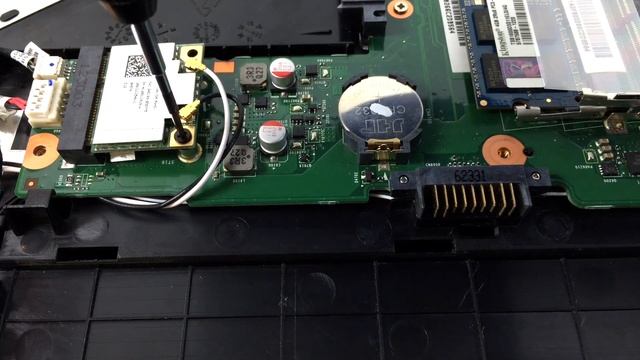 Toshiba Satellite C855D S5315 Teardown смотреть онлайн