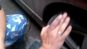 Вкручиваем саморез в покрышку