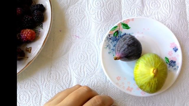 Турция. Лето. Начало сбора урожая ежевики и инжира. смотреть онлайн