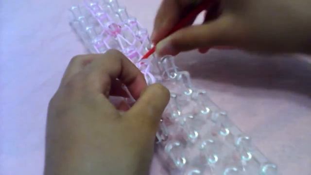 Плетём колечко из резинок смотреть онлайн