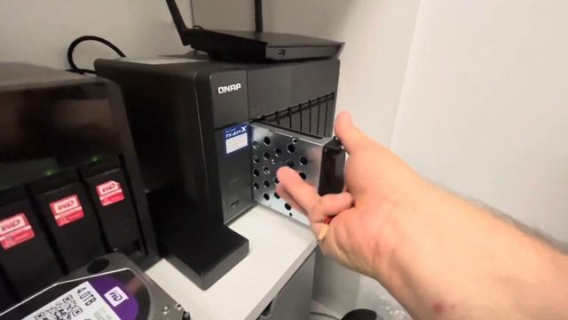 ??/?? TS-series QNAP NAS repair (it’s often that it’s actually not the disks failing but MOSFET) смотреть онлайн