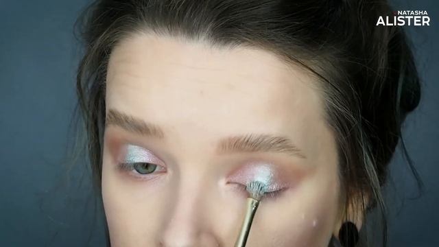 Нежный весенний макияж с тенями Udumbara смотреть онлайн