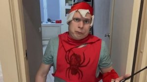 малой стал человеком  пауков ?