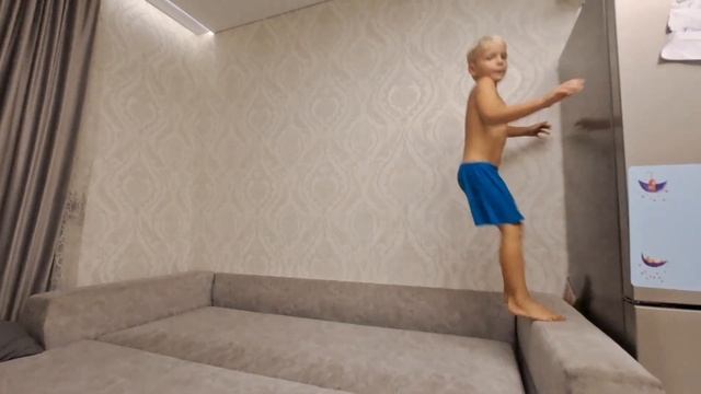 Таланты Добрыни, сальта, кувырки. Спортивная гимнастика ждет Добряшку смотреть онлайн