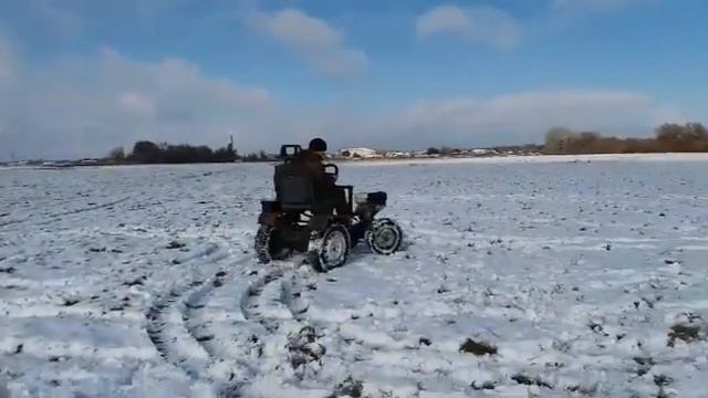 Копия видео "Минитрактор EBERT 1часть" смотреть онлайн
