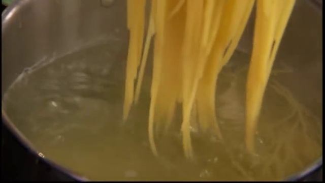 Simple Pastas: Spaghetti with Tomato Sauce смотреть онлайн