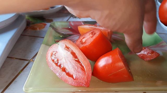 И снова дегустация томатов. Пойдёмте пробовать😋 смотреть онлайн