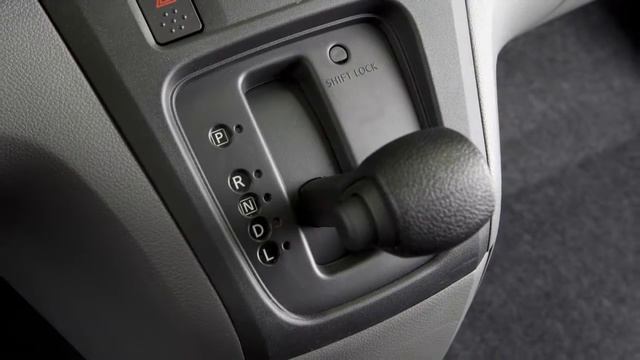 2017 Nissan NV200 - Hill Start Assist смотреть онлайн