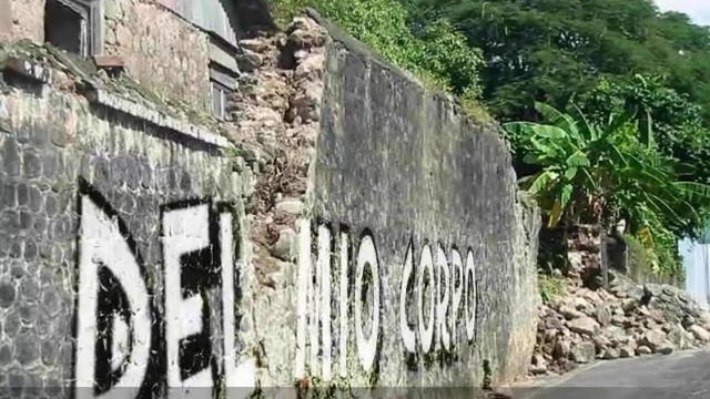 Graffiti My Name | Awesome Photoshop's Graffitist on Pictures of the Berlin Wall смотреть онлайн