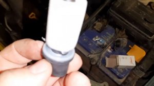 Chevrolet Lacetti замена лампочек противотуманных фар (ПТФ).