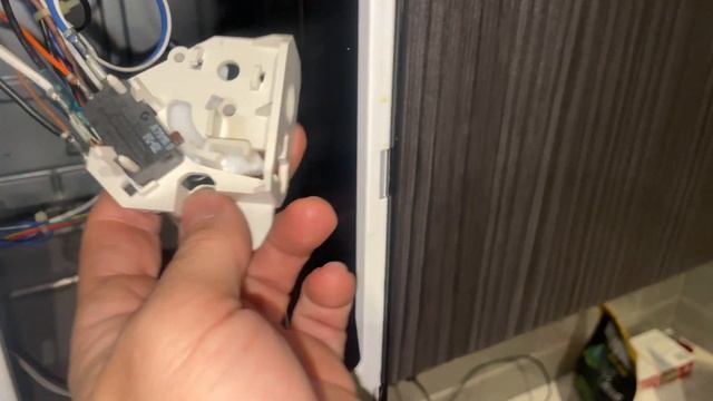 Microwave Says Door and Won't Start смотреть онлайн