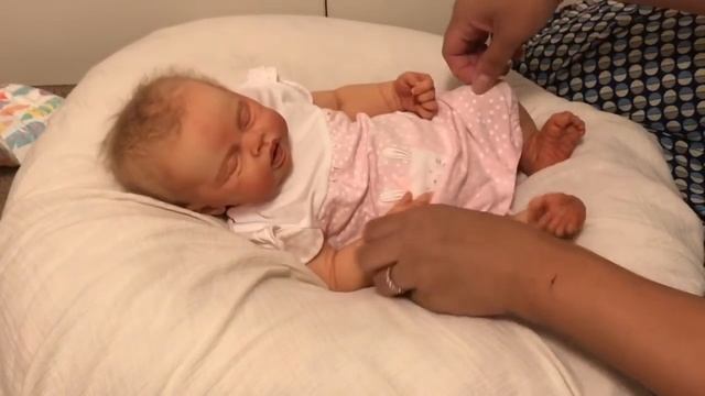 "Why Do You Collect These?" and Other FAQs about Reborn Dolls смотреть онлайн